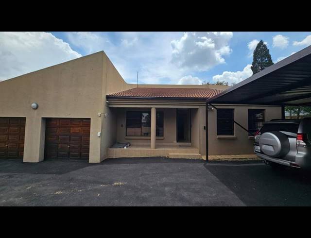 3 BEDROOM HOUSE FOR SALE IN NEW REDRUTH